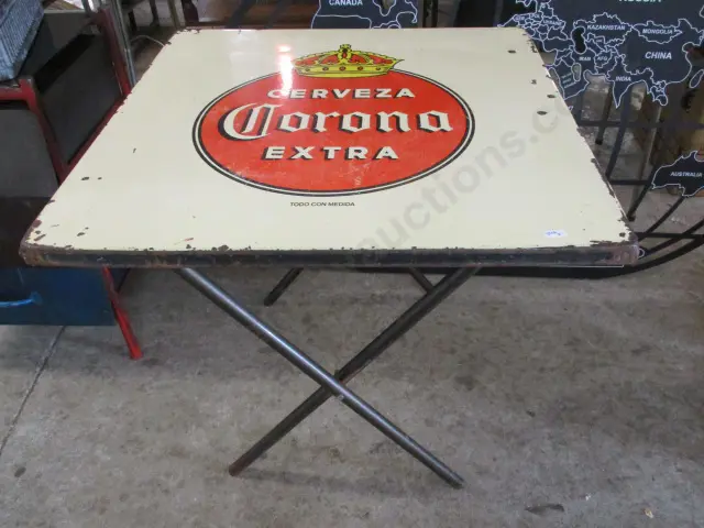 Vintage Enamel Table Image 1++